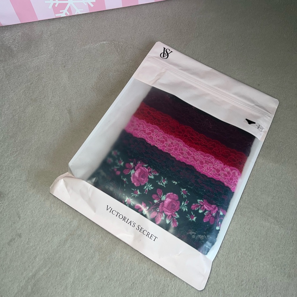 NWT Victoria secret cheeky panties  ✨